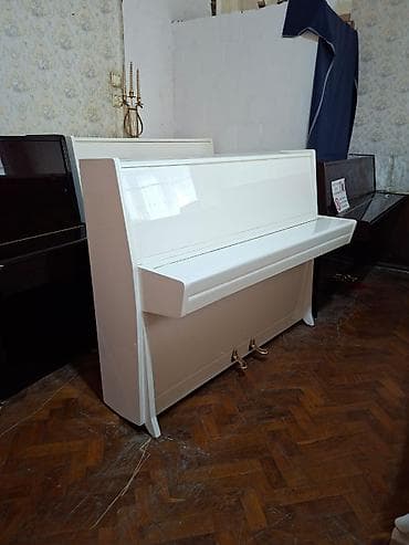 Cexiya istehsalı Petrof fortepiano satilir — 2