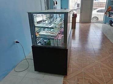 Soyuducu vitrin və şüşə vitrindən ibarət mağaza avadanlığı paketi -