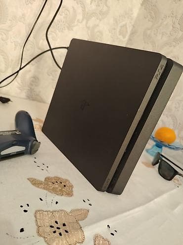 Elektronika: Salam Evde isdifade olunmus playstation 4 Slim modeli yaxşı — 3