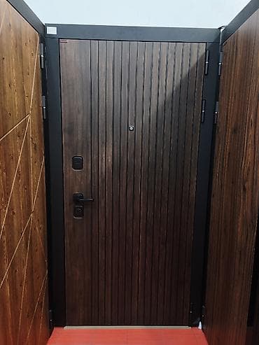 Metall karkaslı giriş qapısı - Material: möhkəm metal karkas, taxta