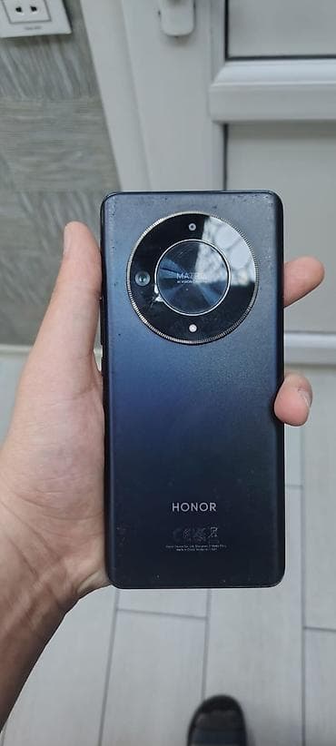 HONOR smartfon - Brend: HONOR - Arxa tərəf: dairəvi modul dizaynlı