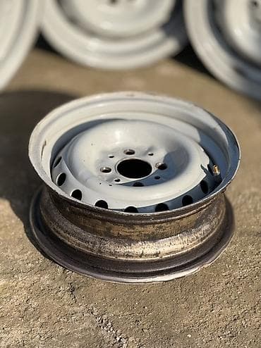 melber disk satilir: İşlənmiş Disk VAZ (LADA) R 13, 4 Boltlu — 2