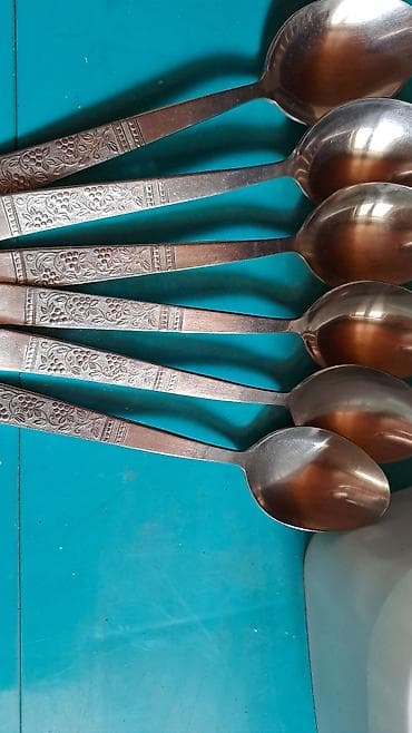 6 eded teze xorek qasigi kohnenindi 20manat bicaq 7manat Gence