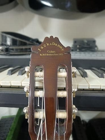electro gitara: Jack Danny firması dı əla gitaradı — 3