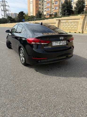 kia ceed 2010: Hyundai Elantra: 2 l | 2018 il Sedan — 8