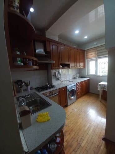 Qarajlar: Bakı, Ağ şəhər, 3 otaqlı, Köhnə tikili, m. Xətai, 70 kv. m — 7