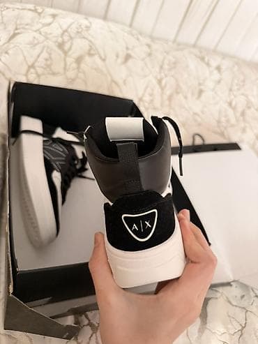 armani saat: Armani Exchange original məhsuldur 350 manata alinib ayaq razmernə — 3