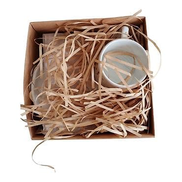 ağ sarucka: Подарочная кофейная чашечка с блюдцем в своей коробочке и — 3