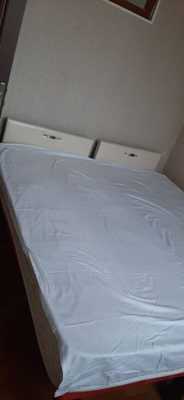 qarayev obyekt: Qaraev metrosuna yaxin 18 mertebeli binanın 16-ci mərtəbəsində — 10