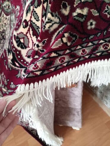 işlənmiş lobzik: Bordo rəng olan 2kreslo 1divan örtüyü var təzə kimidir hec bir — 2