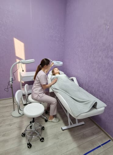 Kuşetka Daşıyıcı Lupa Estetik görnüşə malik Kosmetoloji çarpayı