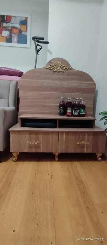 dus kabinleri qiymətləri: İşlənmiş, Düz TV altlığı, Polkalı, Azərbaycan — 1