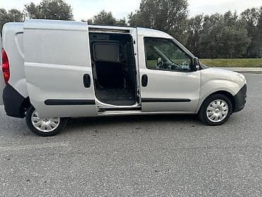 ford transit 5 1: Opel Combo: 1.3 l | 2015 il 176000 km Van body type — 10