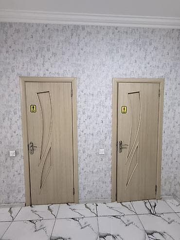 ofislər: Icarəyə/verilir: İşıqlı ofis/iş otağı - Plan: Uzunsov, ayrı qapılı — 10