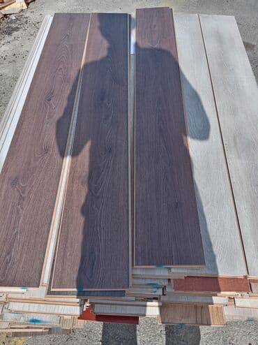 ən ucuz kafel metlax: Laminat təzədir heç istifadə olunmuyub sadəcə hər rəngdən az qaldığı — 1