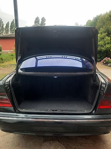 qaz 54 dizel: Mercedes-Benz E‑Class (W210) sedan - Kuzov: 4 qapılı sedan, tünd mavi — 7