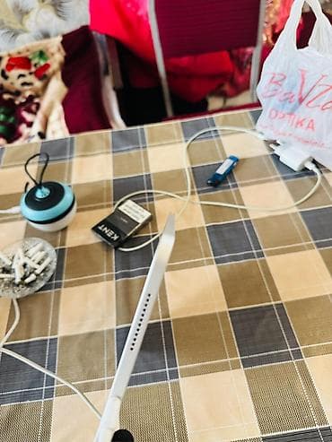 ipad pro qiyməti: Apple iPad planşet - Korpus: gümüş rəngli alüminium, yastı kənarlar — 2