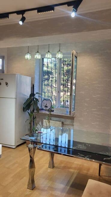 kiraye evler neftciler qarayev: Nizami rayonu,Neftciler metrosu erazisinde 220 ve 210 sayli mektebin — 9