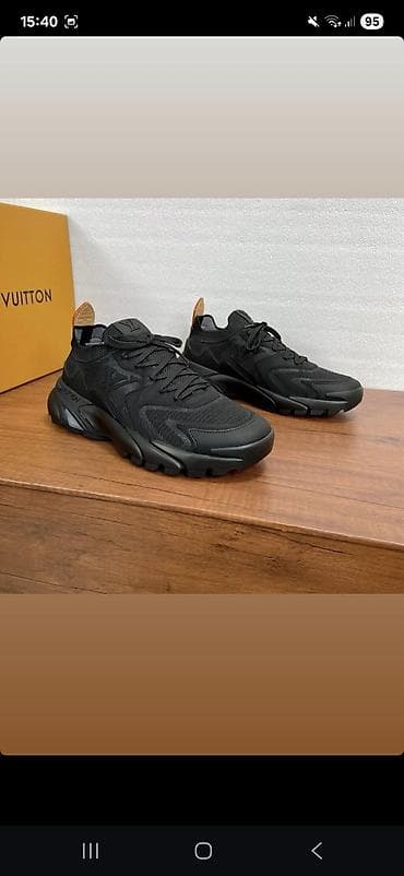 ayaqqabi sport: Kişi idman ayaqqabıları – müxtəlif modellər və rənglər Xüsusiyyətlər — 2