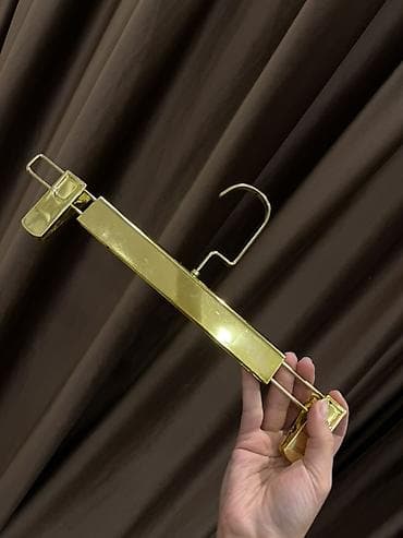 paltarla: Qızılı rəngdə estetik asqılar dəsti - Material: parlaq qızılı örtük - — 2