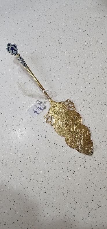 restoran aksesuarları: Gumus qasig tort qasigi -gumus: 875 prob ( damğalı metal, qızılı — 8