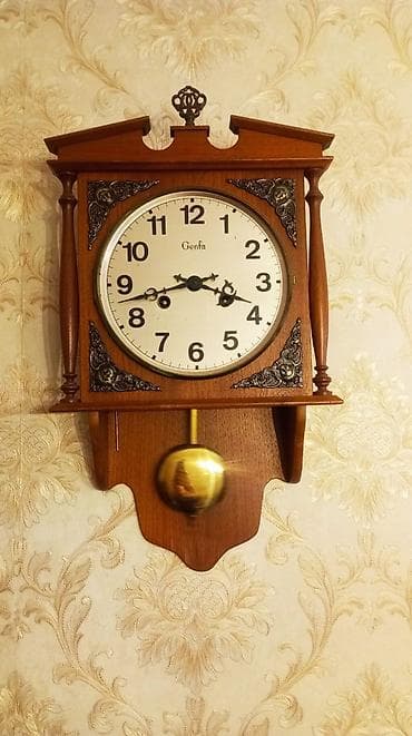 Divar saatları, Mexaniki, Mayatnik