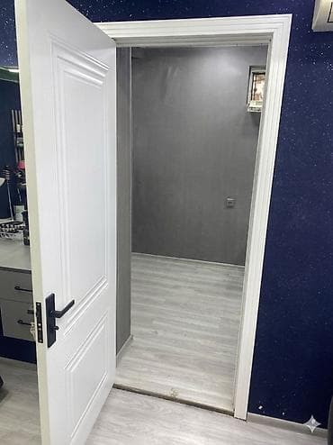 Kiçik iş və ya xidmət otağı Kişi salonu daxilində boş otaq icarəyə
