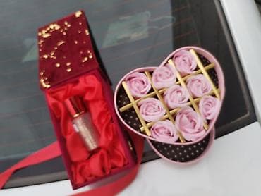 Güzgülər: Etrafi genis olanlar yazin mene gundelik mallar paylasilir — 2