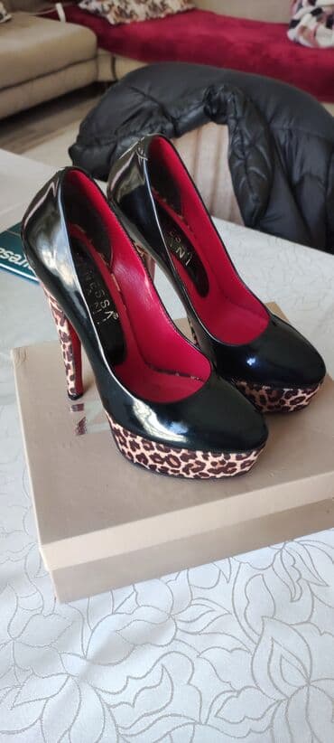 4xl nece razmerdi: Tuflilər, Ölçü: 37, rəng - Qara, İşlənmiş — 1