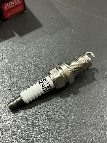 byd almaq: Toyota Prius 20 gövdə alışdırma şamı (sveça) — 2