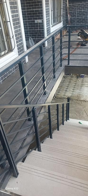 Pilləkən məhəccərləri: Metall məhəccər – pilləkən və eyvan üçün - Material: möhkəm metal — 1