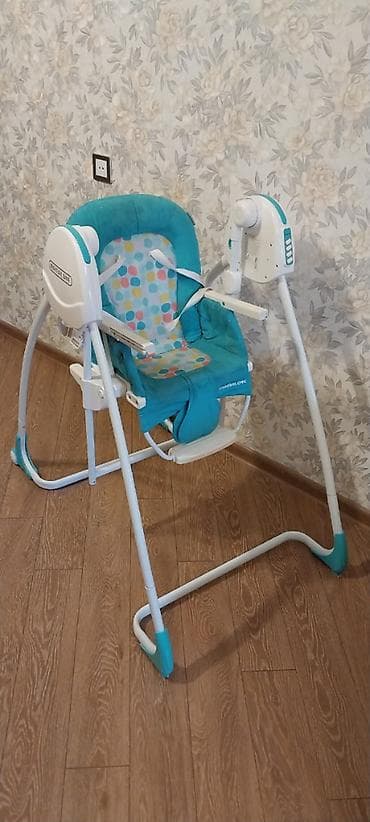 elekt: Mamalove şirkətinin musiqili, yellənən oturacağı və yemək masası bir — 1