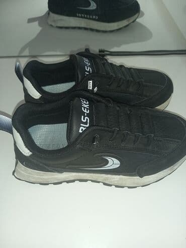 bu слипоны: BLS-EKER brendinin qara rəngli uniseks krosovkaları. Ayaqqabılar ağ — 2