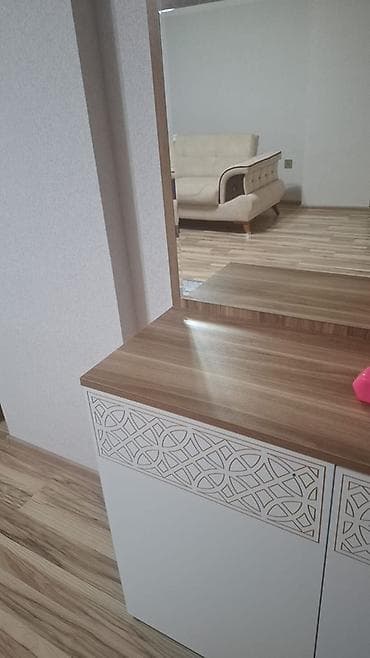 mini skaf: Ayna ilə konsol dəsti - Tərkib: Geniş divar aynası və 3 qapılı konsol — 1