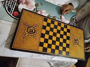nerd taxda: Taxta əl işləri ilə bəzədilmiş çoxfunksiyalı oyun dəsti. - Material — 2