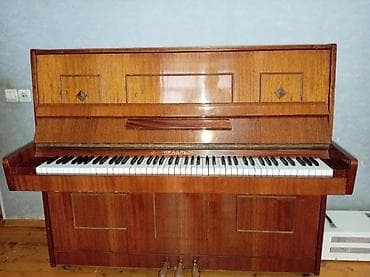 Akkustik pianino – “Belarus” upright modeli - Korpus: klassik şaquli