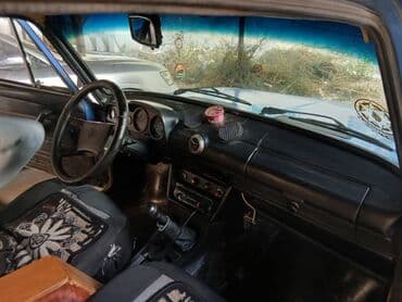 traktor te 25: VAZ 2106, mavi rəng, klassik sedan Xüsusiyyətlər: - Kuzov: 4 qapılı — 1