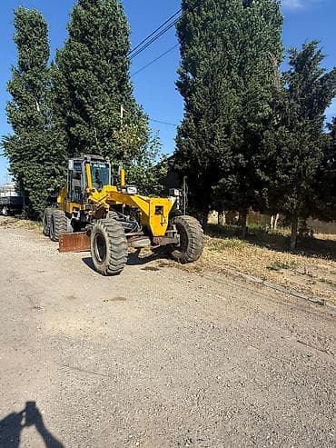 xcmg: XCMG GR215 yol hamarlayıcı (motor grader) - Güclü dizel mühərrik və — 4