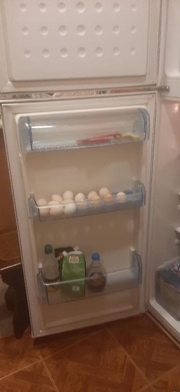 Beko iki qapılı soyuducu - Üst hissədə ayrıca dondurucu bölmə, alt — 1