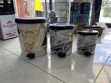 sutlac qablari: Pedallı zibil qabları dəsti – 3 ölçü Böyük 20 L - 12 Azn Orta 11 L - 9 — 1