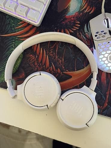 JBL 520BT on-ear simsiz qulaqlıq Xüsusiyyətlər: - Brend: JBL - Rəng