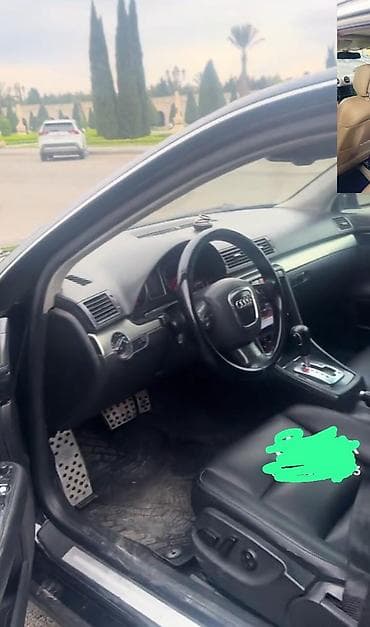 mercedes s class 220: Audi A4: 2 l | 2006 il Sedan — 4
