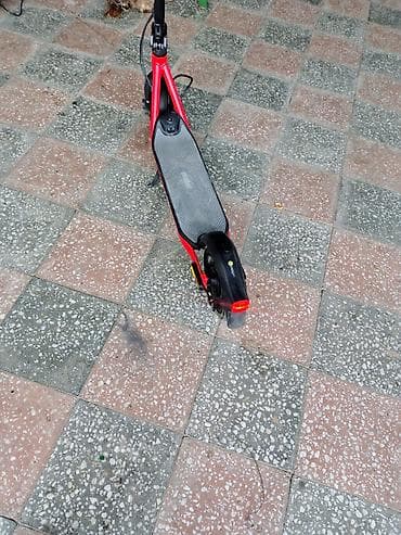 skoter: Segway Ninebot elektrik skuter. idiyal vəziyyətdedir 15 20klometir — 2