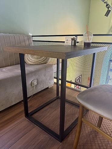 bar stolu: Sənaye3dene üslubunda bar/kiçik yemək masası - Dizayn: Minimalist — 2