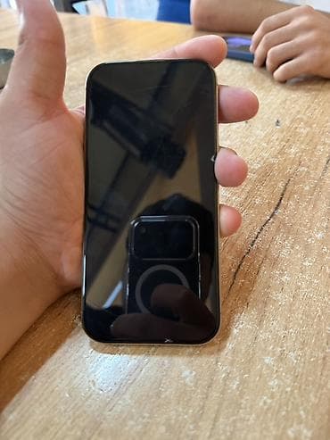 mi router 4a: IPhone 16 Pro, 256 GB, Qızılı, Simsiz şarj, Face ID — 2