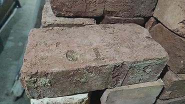 Məhəccərlər: Kohne sovet bişmiş kərpic satilir. kerpic Küreden sokulub. nezere alin — 2