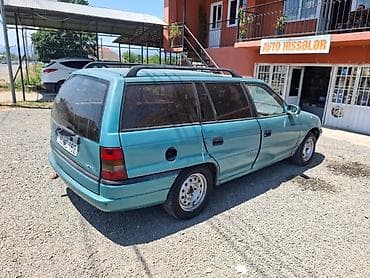 opel vektra a: Opel Astra: 1.6 l | 1994 il 230000 km Universal — 2