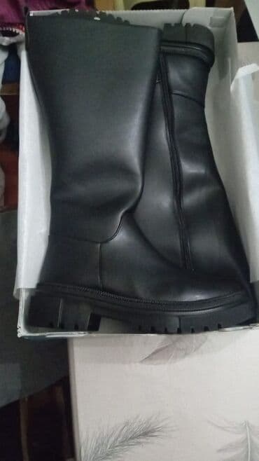 Toy paltarları və aksesuarları: Çəkmə, Ölçü: 40, rəng - Qara, Yeni — 1