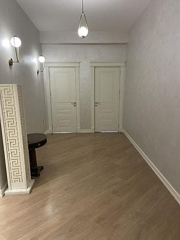 emircanda ev satisi: Dəniz mənzərəli geniş mənzil - Açıq balkonlu, şəhər və dəniz — 9