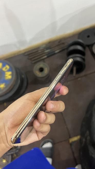 telofo: IPhone Xs Max, 64 GB, Matte Gold, Face ID — 7